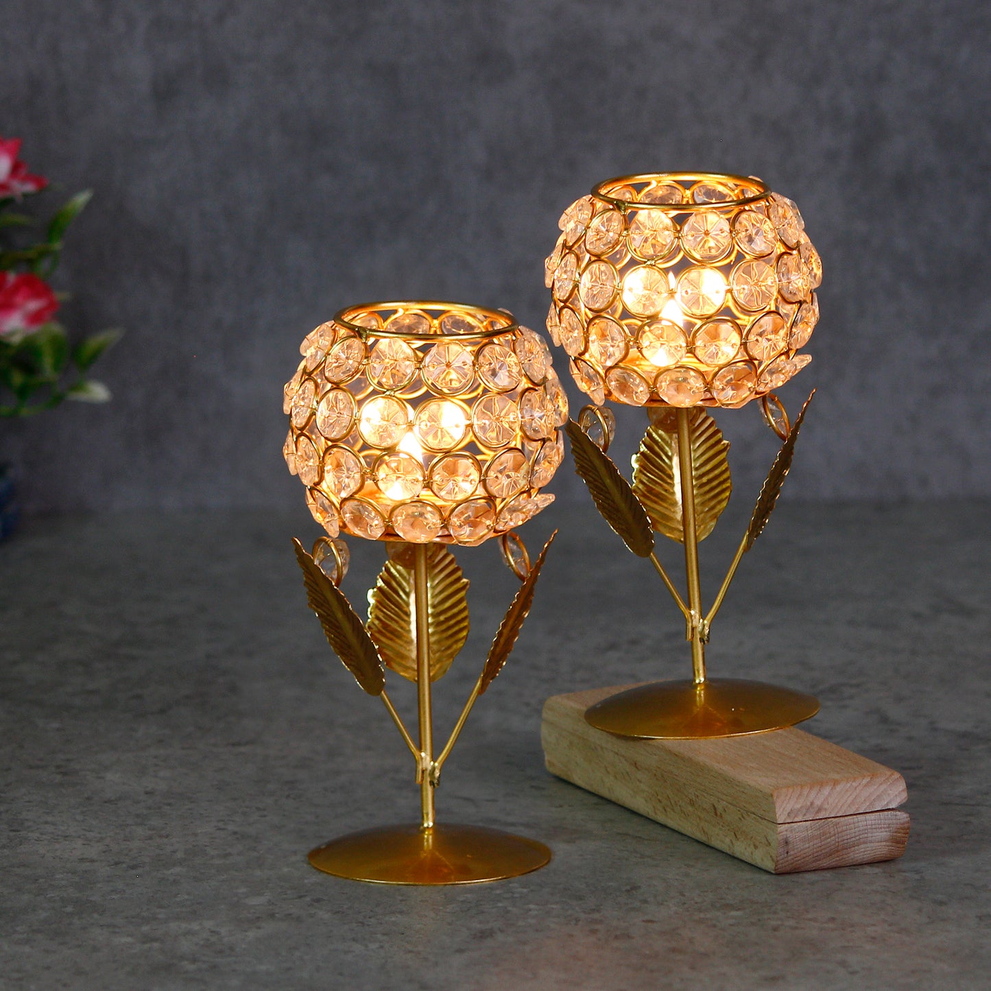 HomeSutra Set of 2 Glass With Leaf Shape Crystal Tea Light Holder