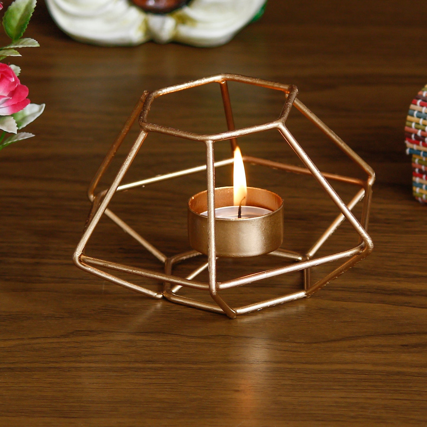 HomeSutra Decorative Handcrafted Metal Tea Light Holder
